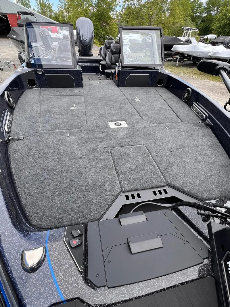 Slide: The Image of Skeeter WXR2260 2025 - 27