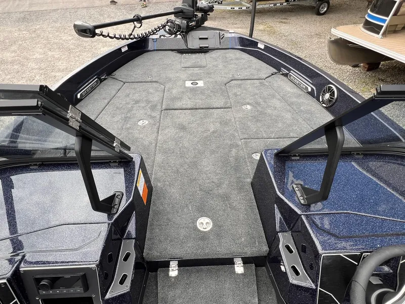 Slide: The Image of Skeeter WXR2260 2025 - 29