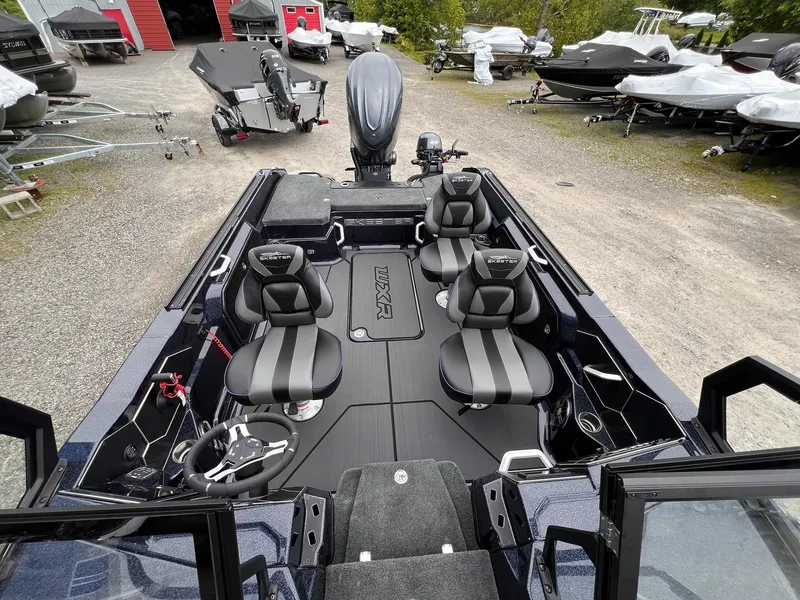 Slide: The Image of Skeeter WXR2260 2025 - 30