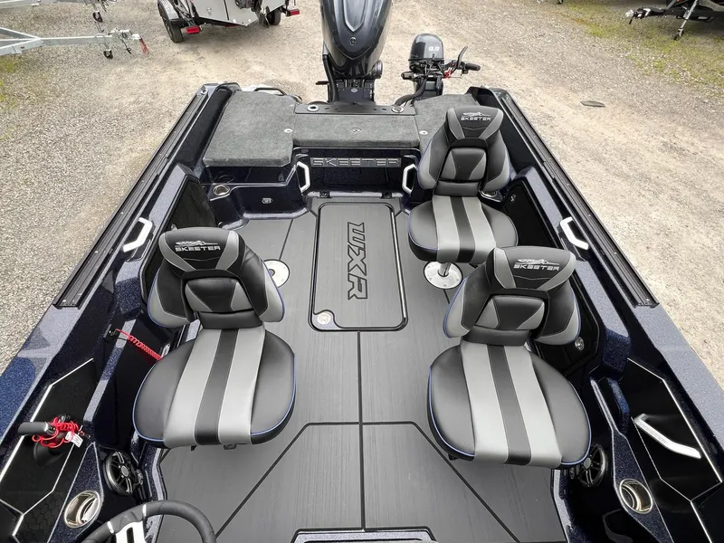 Slide: The Image of Skeeter WXR2260 2025 - 35