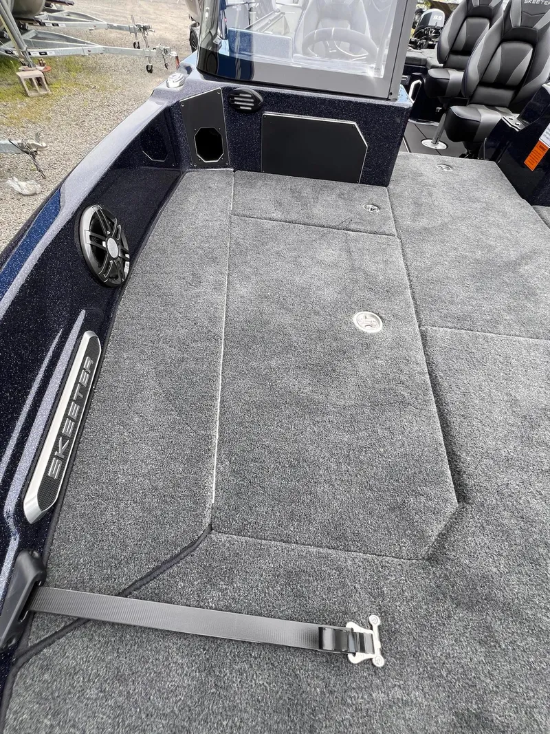 Slide: The Image of Skeeter WXR2260 2025 - 4