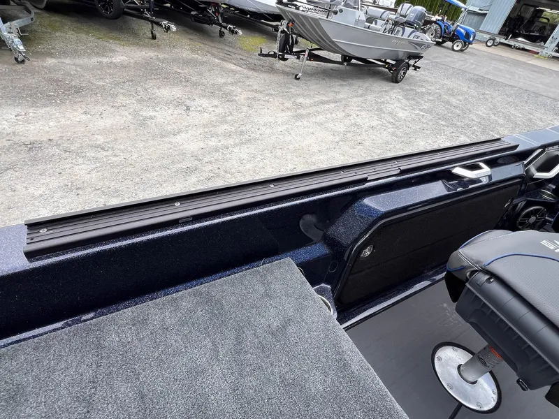 Slide: The Image of Skeeter WXR2260 2025 - 45