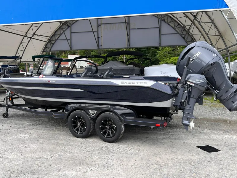 Slide: The Image of Skeeter WXR2260 2025 - 5