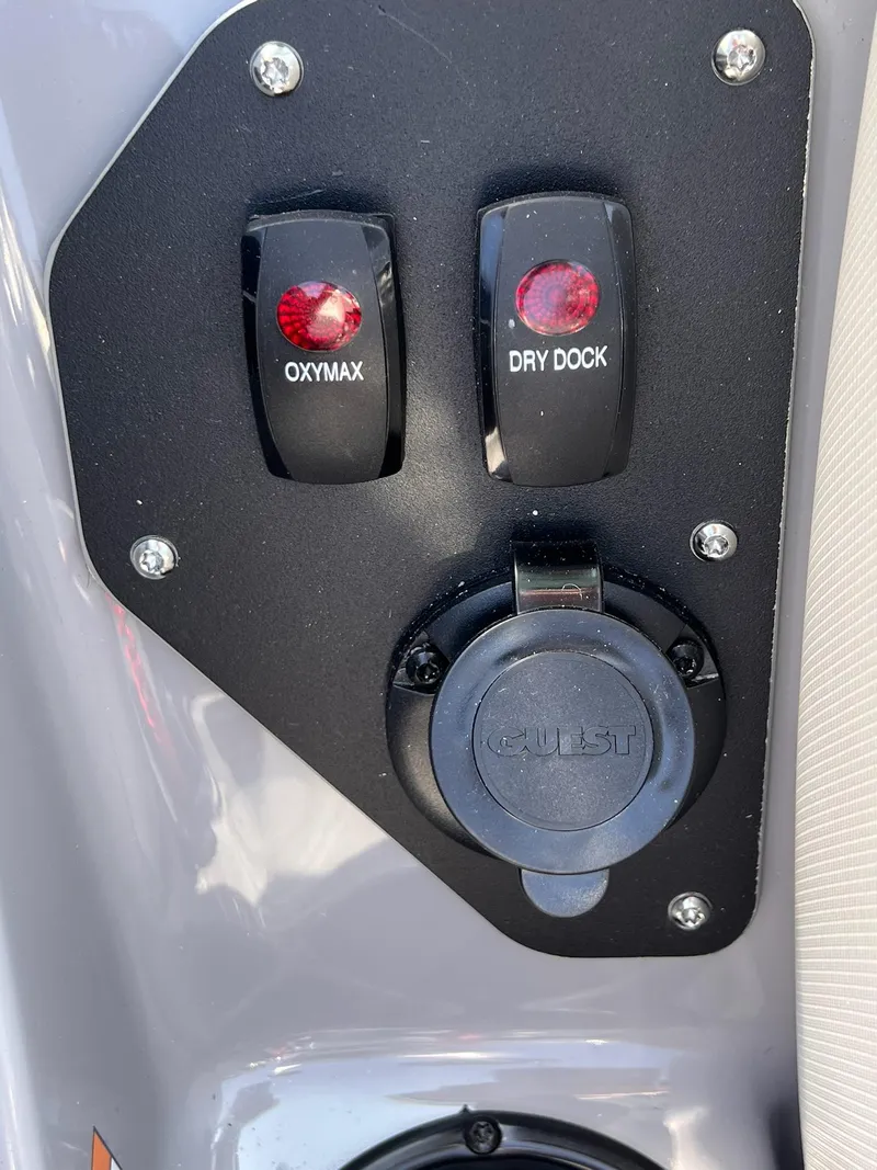 Slide: The Image of Skeeter ZXR21 2025 - 21