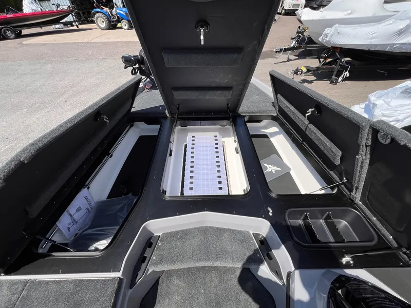 Slide: The Image of Skeeter ZXR21 2025 - 6