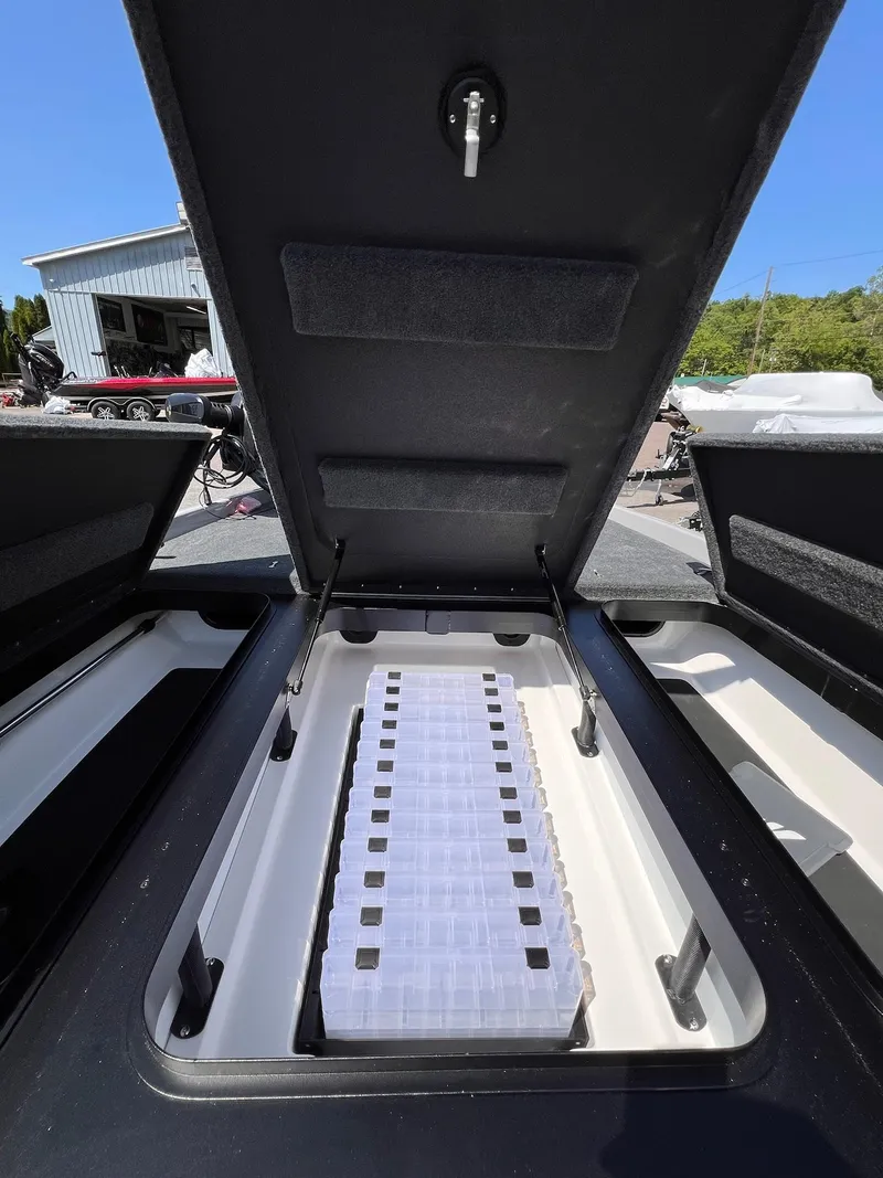 Slide: The Image of Skeeter ZXR21 2025 - 9