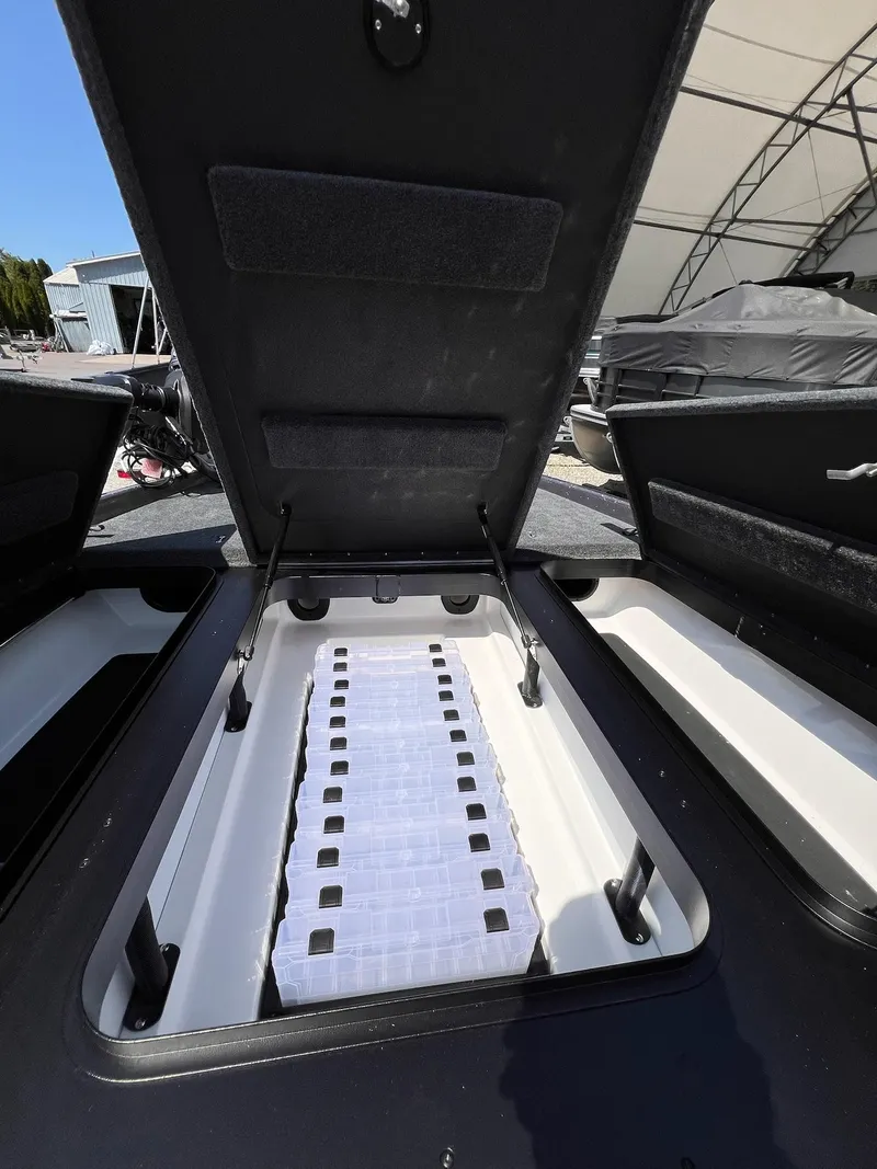 Slide: The Image of Skeeter ZXR21 2025 - 14