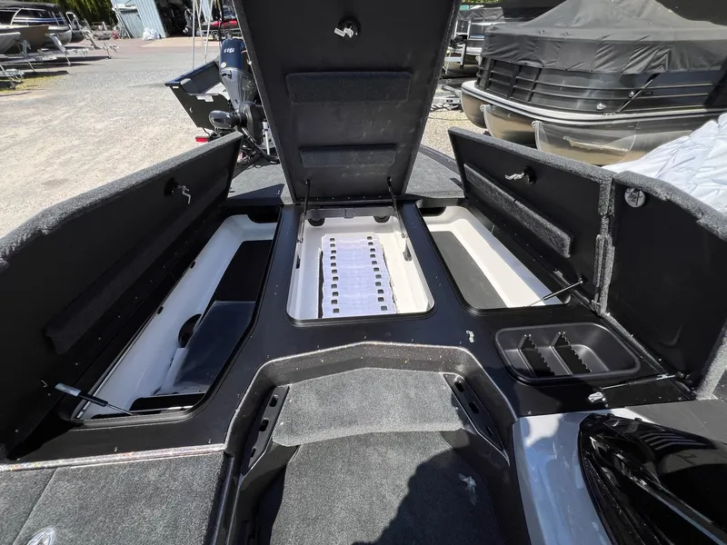 Slide: The Image of Skeeter ZXR21 2025 - 24