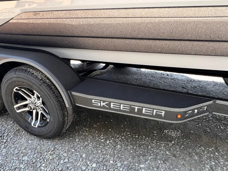 Slide: The Image of Skeeter ZXR21 2025 - 28