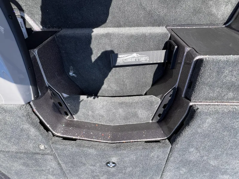 Slide: The Image of Skeeter ZXR21 2025 - 32