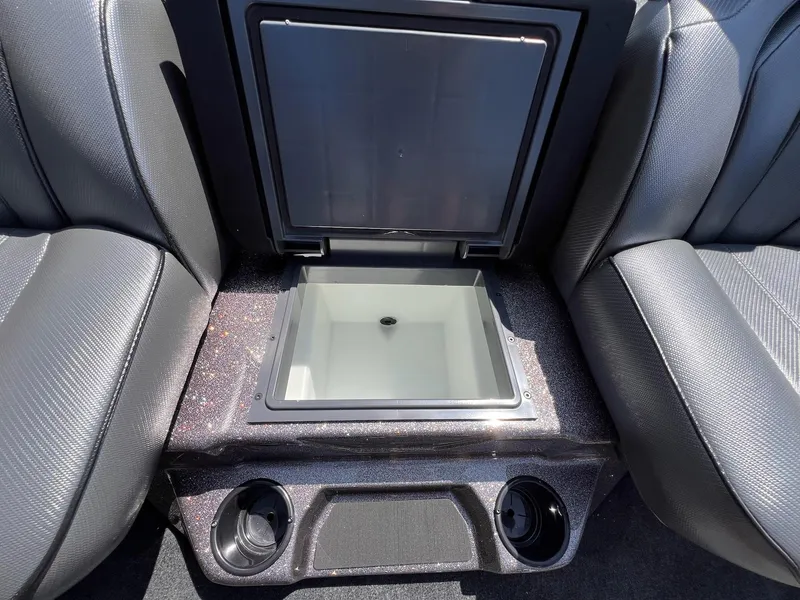 Slide: The Image of Skeeter ZXR21 2025 - 41