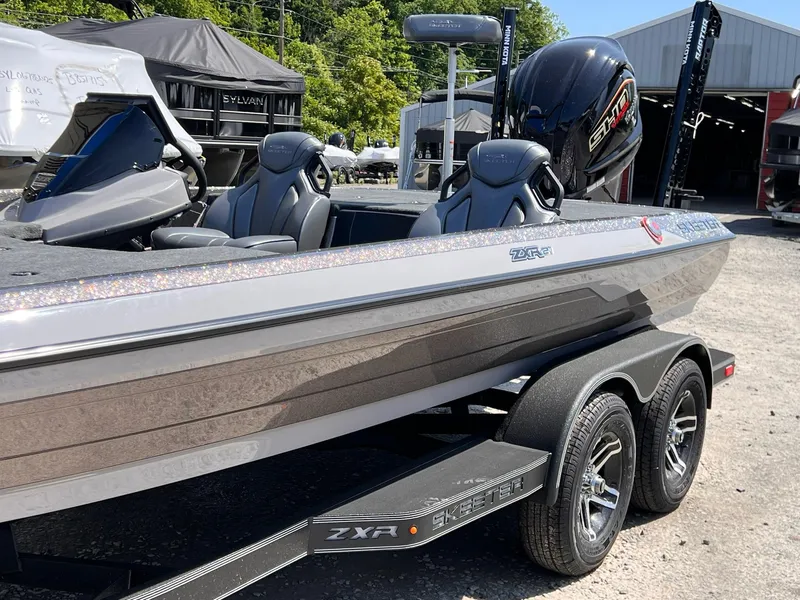 Slide: The Image of Skeeter ZXR21 2025 - 5