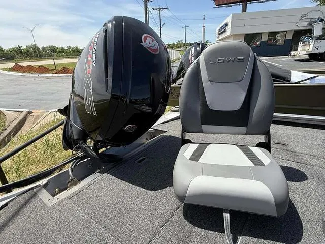 Slide: The Image of Lowe Stinger 195 Bass 2025 - 6