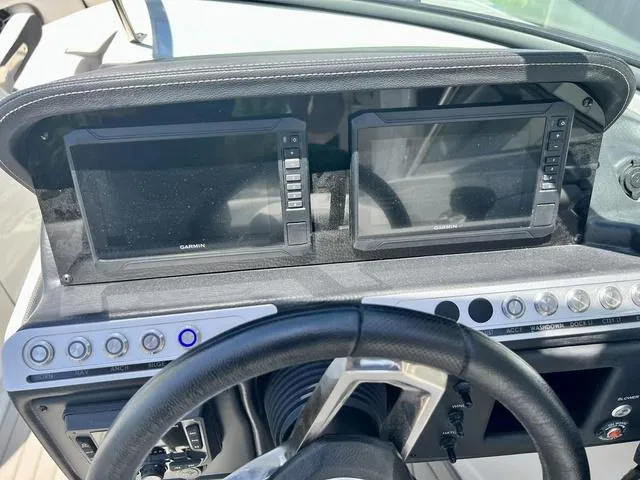 Slide: The Image of Crownline Boats 270 SS 2024 - 8