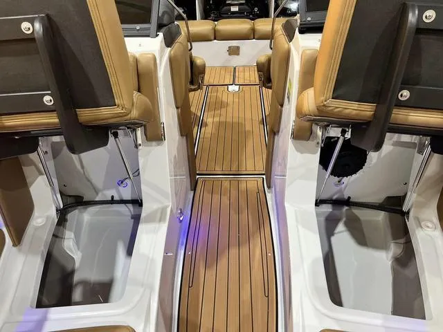 Slide: The Image of Crownline Boats 240 SS LPX 2024 - 10