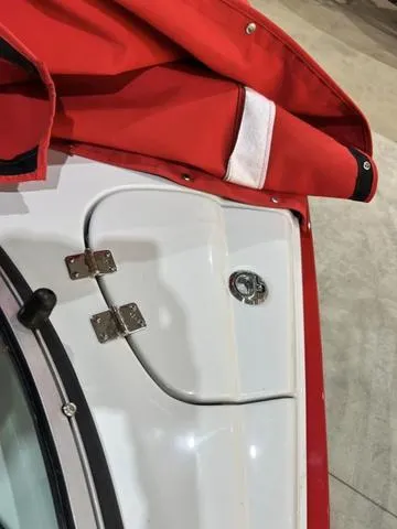 Slide: The Image of Crownline Boats 250 XSS 2024 - 17