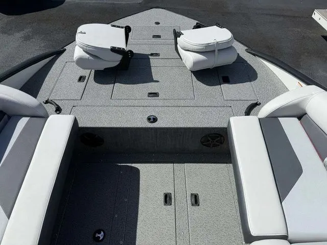 Slide: The Image of Lowe Sport Deck 224 2025 - 7