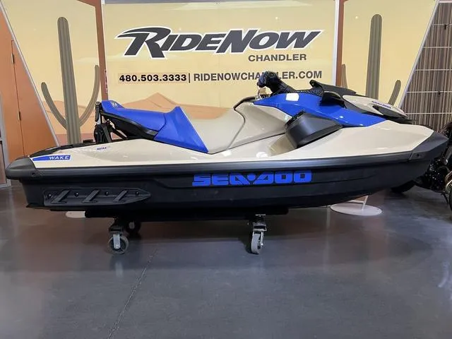 Slide: The Image of Sea-Doo Wake™ 170 BRP Premium Audio, iDF, iBR 2025 - 14