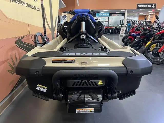 Slide: The Image of Sea-Doo Wake™ 170 BRP Premium Audio, iDF, iBR 2025 - 5