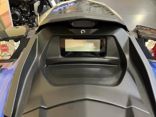 Slide: The Image of Sea-Doo Wake™ 170 BRP Premium Audio, iDF, iBR 2025 - 8