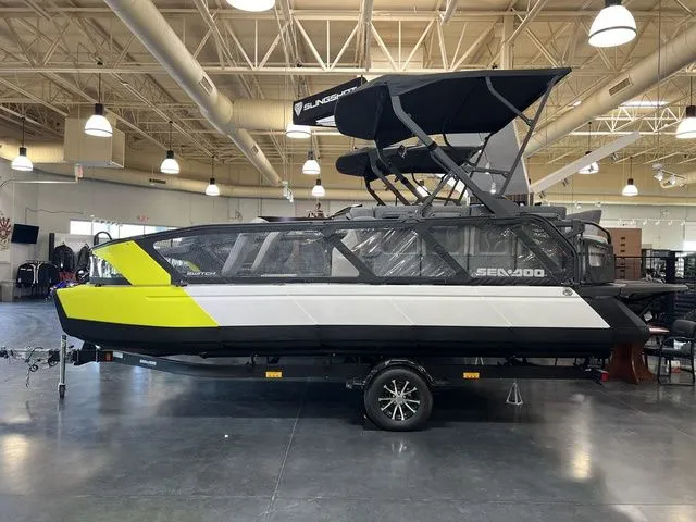 Slide: The Image of Sea-Doo Switch Sport 21 2025 - 10