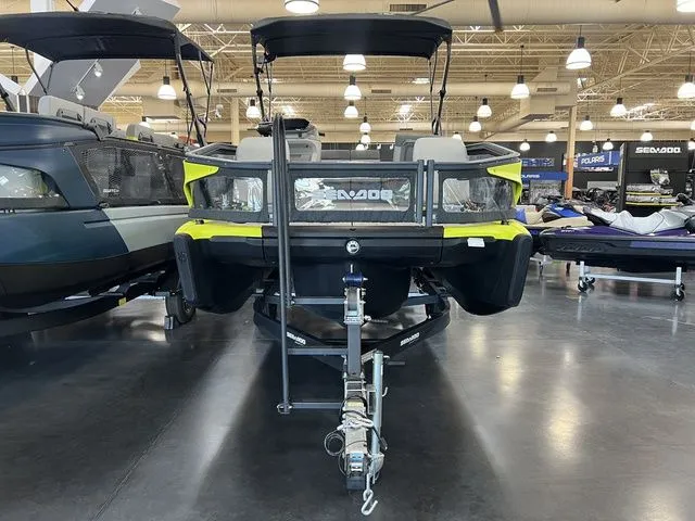 Slide: The Image of Sea-Doo Switch Sport 21 2025 - 4