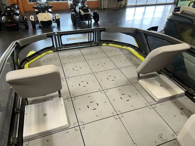 Slide: The Image of Sea-Doo Switch Sport 21 2025 - 6