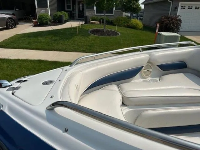 Slide: The Image of Crownline Boats 202 BR 2005 - 6
