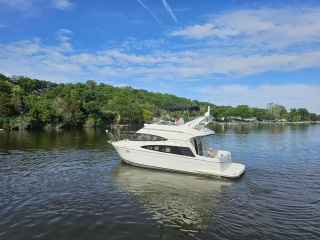 Slide: The Image of Carver Yachts 360 Sport Sedan 2004 - 4