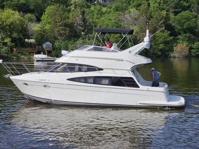 Slide: The Image of Carver Yachts 360 Sport Sedan 2004 - 5