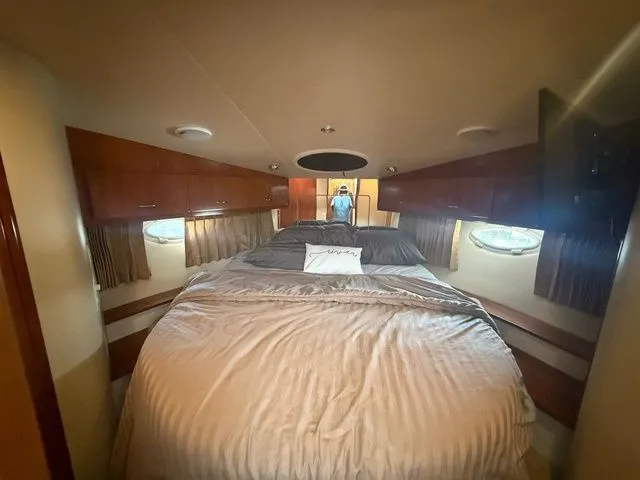 Slide: The Image of Carver Yachts 360 Sport Sedan 2004 - 7