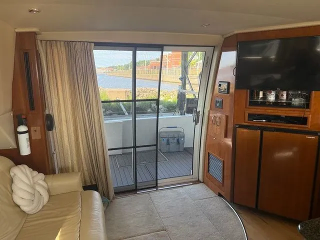 Slide: The Image of Carver Yachts 360 Sport Sedan 2004 - 8