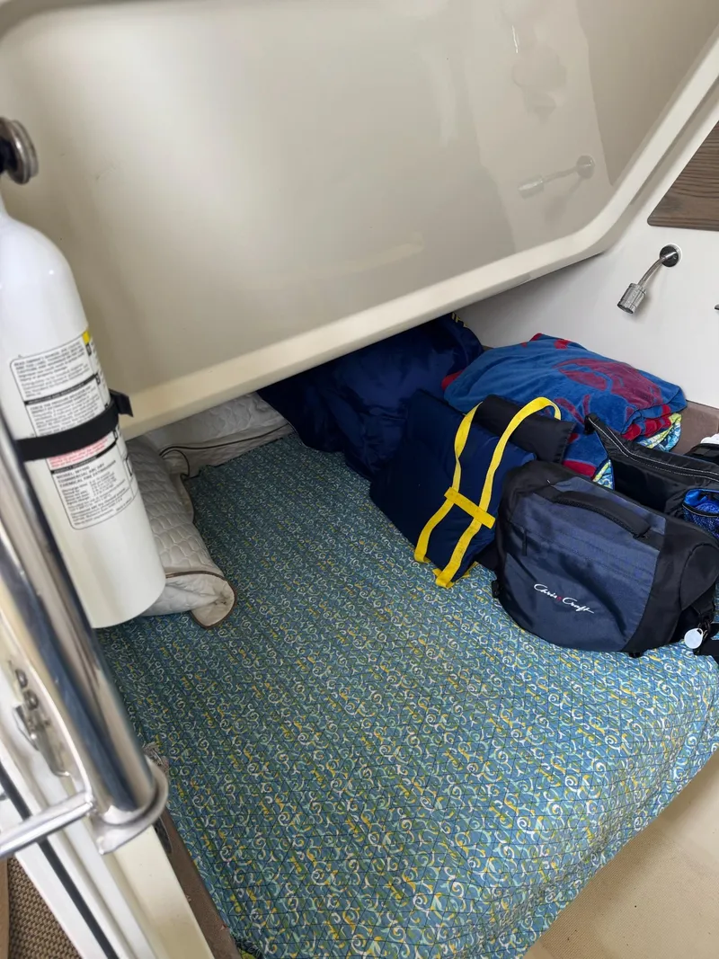 Slide: The Image of Chris-Craft Catalina 30 2020 - 28