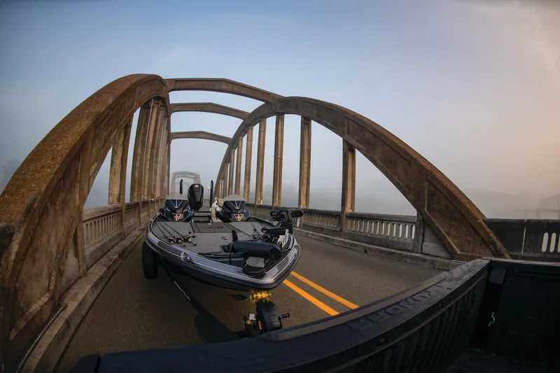 Slide: The Image of Ranger Z521R 2025 - 100