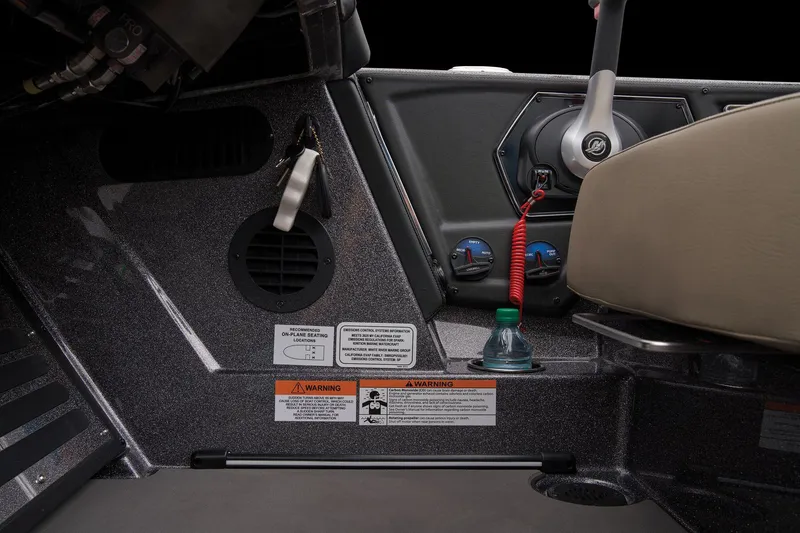 Slide: The Image of Ranger Z521R 2025 - 56