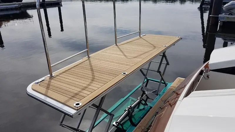 Slide: The Image of Hydraulic lifting swim platform - 4