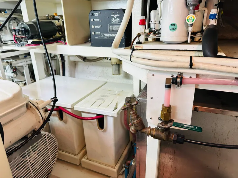 Slide: The Image of Grand Banks 49 Classic 1998 - 100