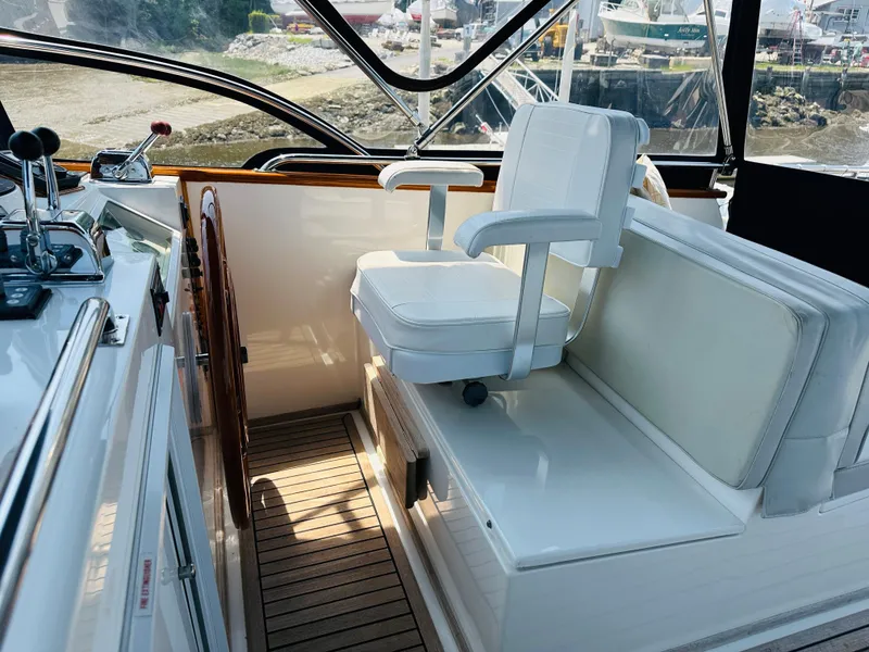 Slide: The Image of Grand Banks 49 Classic 1998 - 115