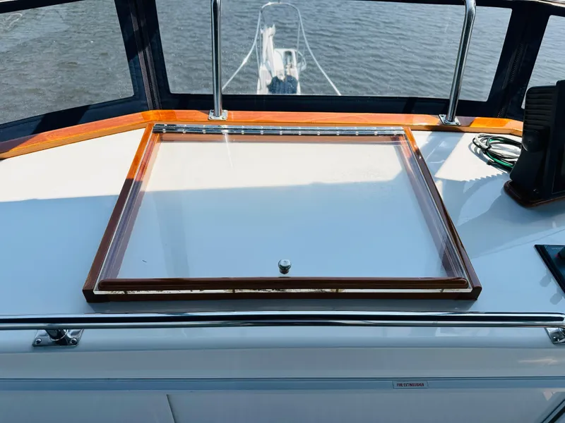 Slide: The Image of Grand Banks 49 Classic 1998 - 117