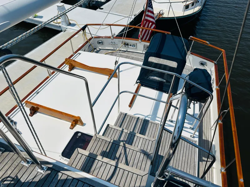 Slide: The Image of Grand Banks 49 Classic 1998 - 121