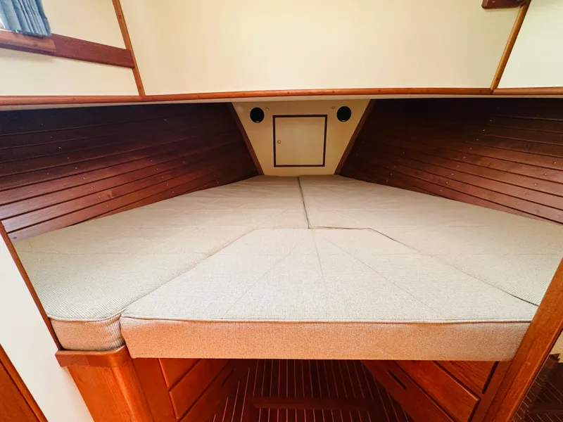 Slide: The Image of Grand Banks 49 Classic 1998 - 52