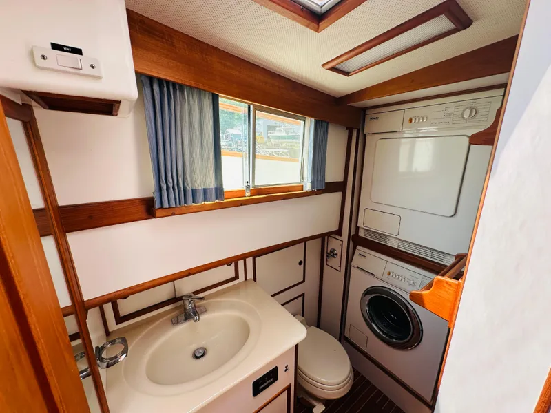 Slide: The Image of Grand Banks 49 Classic 1998 - 53