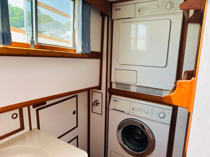 Slide: The Image of Grand Banks 49 Classic 1998 - 54