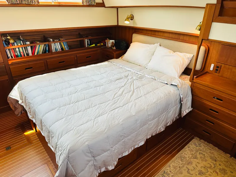 Slide: The Image of Grand Banks 49 Classic 1998 - 65