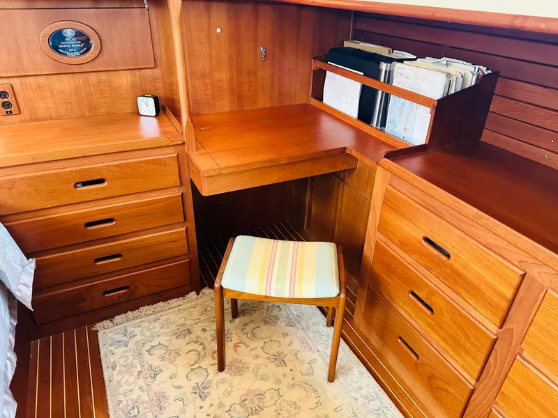 Slide: The Image of Grand Banks 49 Classic 1998 - 69