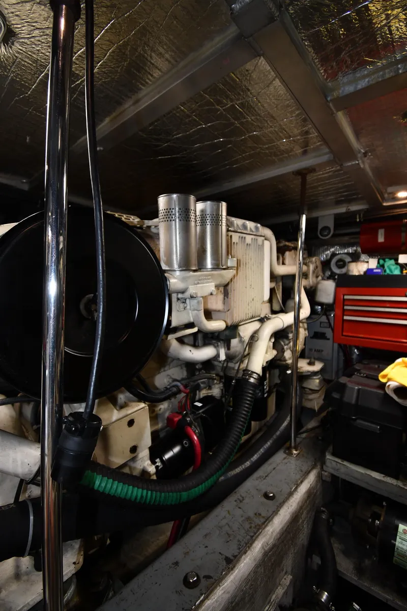 Slide: The Image of Carver 530 Voyager Pilothouse 1998 - 104