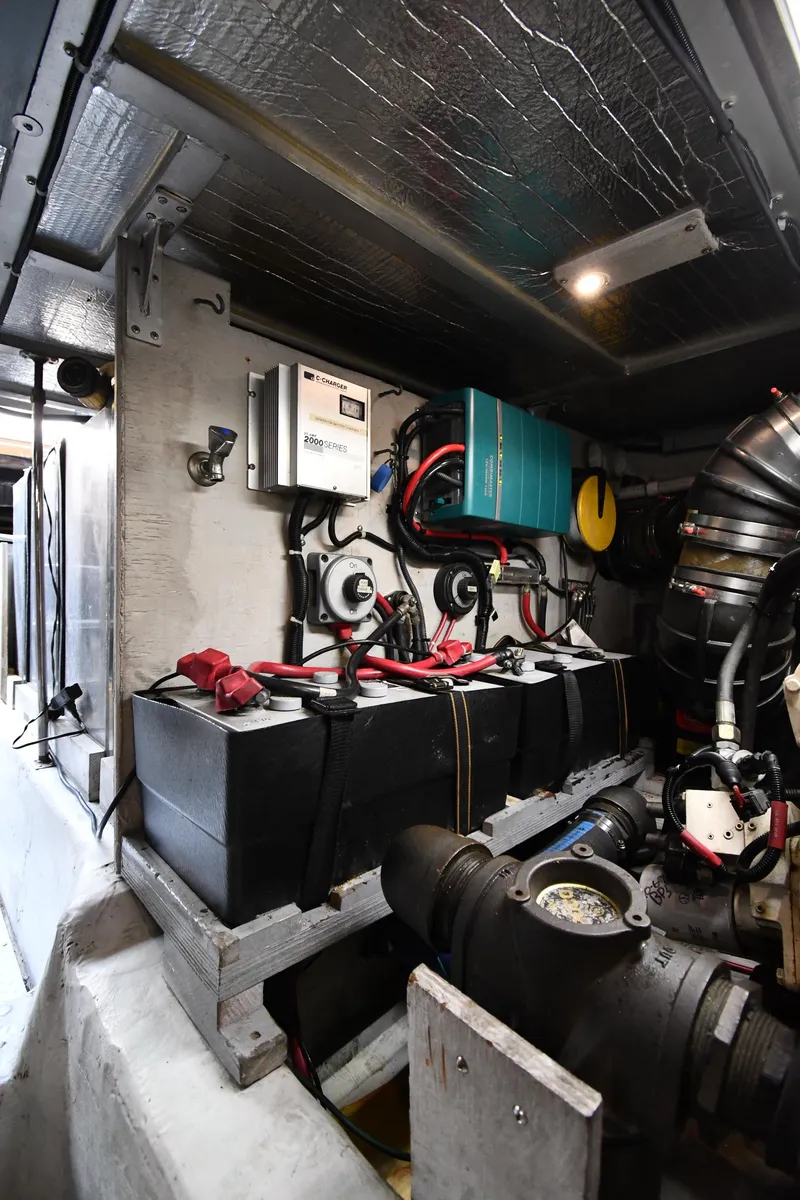 Slide: The Image of Carver 530 Voyager Pilothouse 1998 - 106