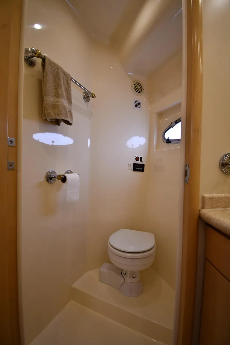 Slide: The Image of Carver 530 Voyager Pilothouse 1998 - 61