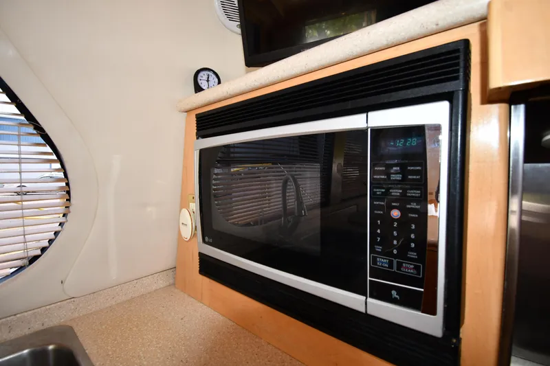 Slide: The Image of Carver 530 Voyager Pilothouse 1998 - 78