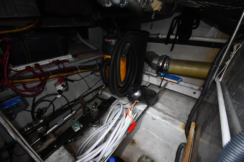 Slide: The Image of Carver Yachts 530 Voyager Pilothouse 1998 - 108